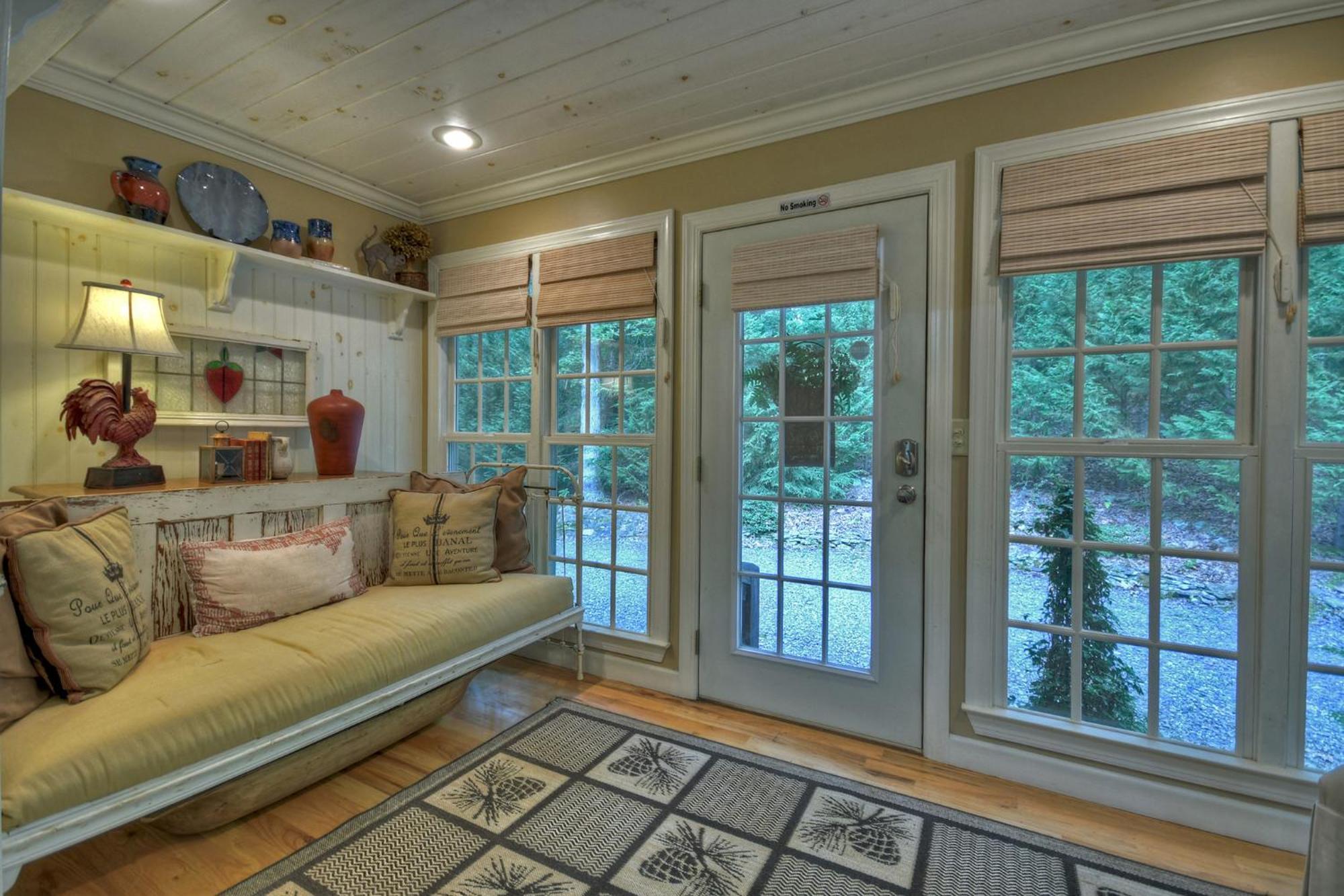Southern Living Cottage Cozy Up By The Fire Relax On The Porch And Enjoy Peaceful Surroundings Блу-Ридж Экстерьер фото